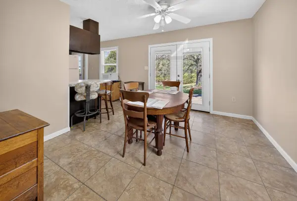 120 Lyons Ln, Sacramento, KY 42372