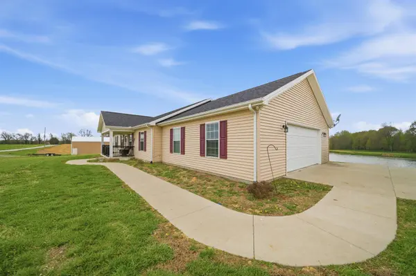 201 Oost Rd, Utica, KY 42376