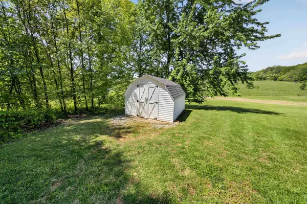 6148 St Lawrence Rd, Philpot, KY 42366