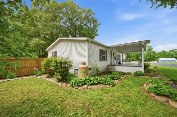 391 Scotts Bridge Rd, Calhoun, KY 42327