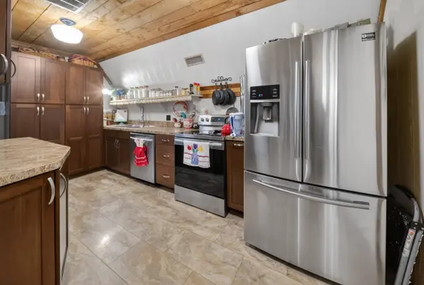 575 Hilldale Rd, Lewisport, KY 42351
