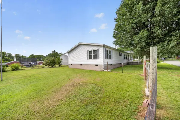 320 1st St, Island, KY 42350