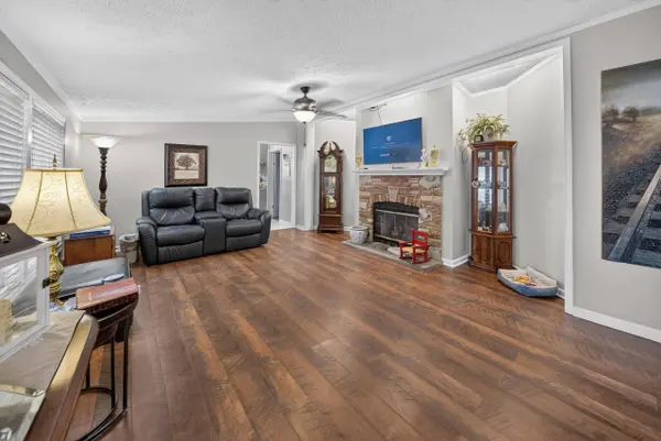 320 1st St, Island, KY 42350