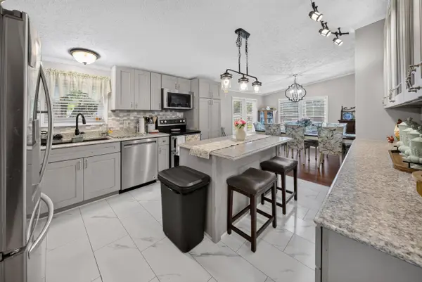 320 1st St, Island, KY 42350