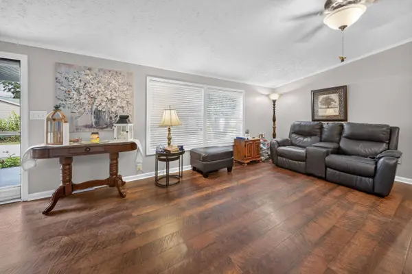 320 1st St, Island, KY 42350