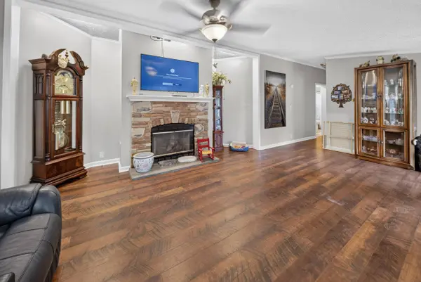 320 1st St, Island, KY 42350