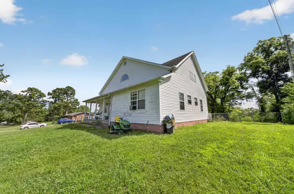 3044 Hilltop Curve Rd, Waverly, KY 42462
