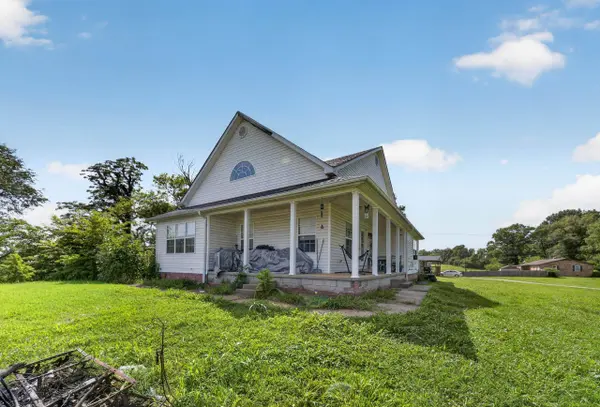 3044 Hilltop Curve Rd, Waverly, KY 42462