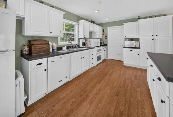 3044 Hilltop Curve Rd, Waverly, KY 42462