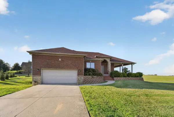 1735 Sterling Valley Dr, Owensboro, KY 42303