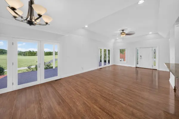 1735 Sterling Valley Dr, Owensboro, KY 42303