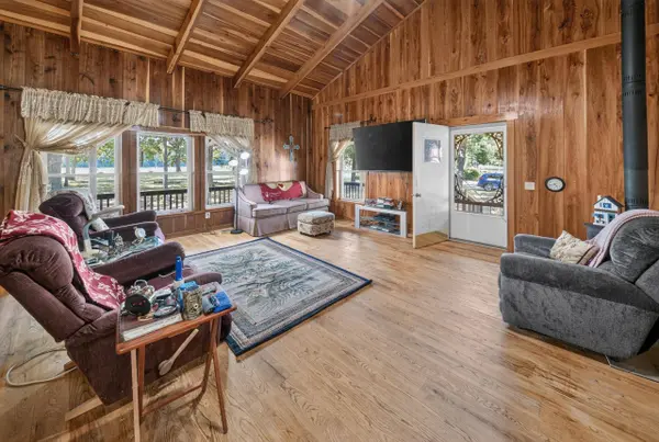 870 Dillingham Schoolhouse Rd, White Plains, KY 42464