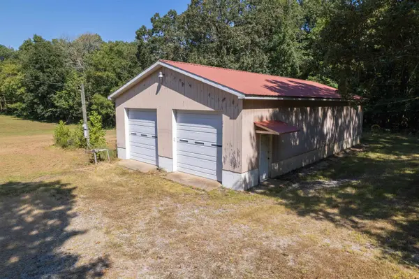 870 Dillingham Schoolhouse Rd, White Plains, KY 42464
