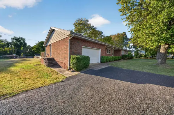 155 Walnut St, Sacramento, KY 42372
