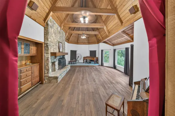 6220 Millers Mill Rd, Philpot, KY 42366