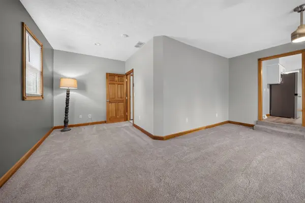 11600 Roedel Dr, Evansville, IN 47712