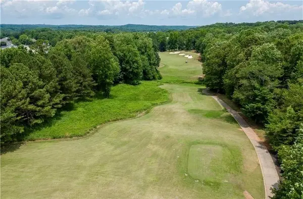 5807 Peacock LN, Hoschton, GA 30548