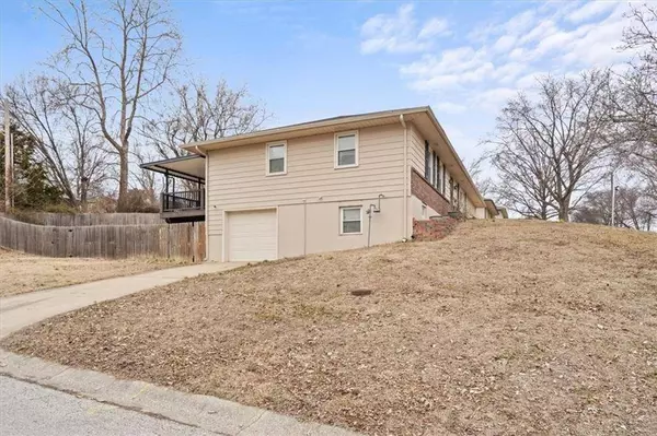 206 S Ellison WAY, Independence, MO 64050