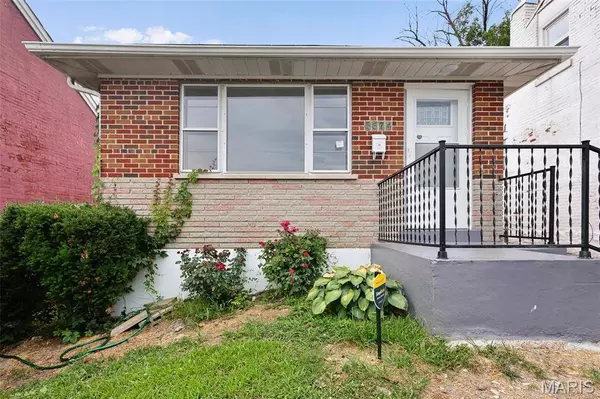 3674 Blow ST, St Louis, MO 63116