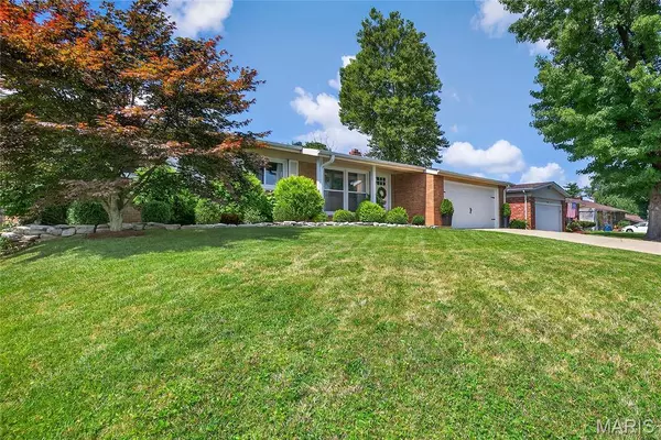 2509 Fair Oaks DR, St Charles, MO 63301