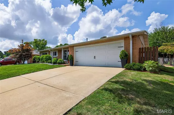 2509 Fair Oaks DR, St Charles, MO 63301