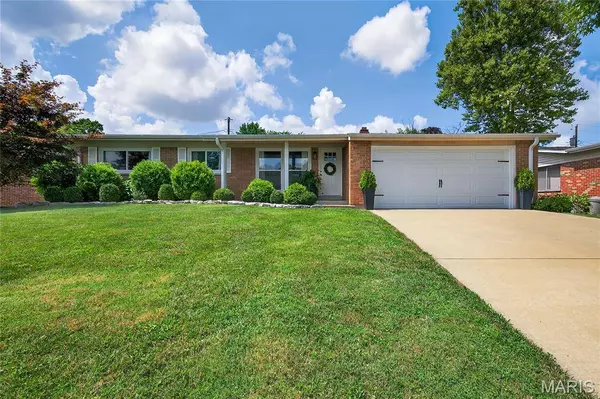 2509 Fair Oaks DR, St Charles, MO 63301