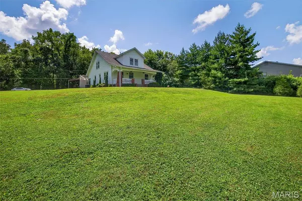 3410 Elm Point RD, St Charles, MO 63301