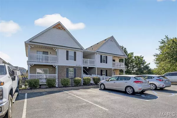 434 Saravalle DR, St Peters, MO 63376