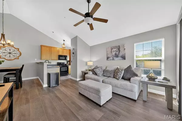 434 Saravalle DR, St Peters, MO 63376