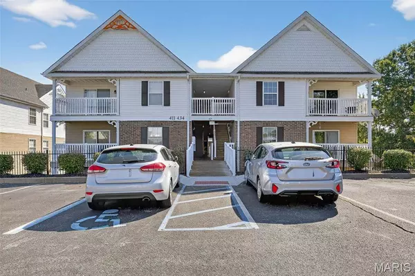 434 Saravalle DR, St Peters, MO 63376