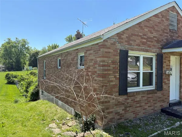 8816 Cozens AVE, Jennings, MO 63136