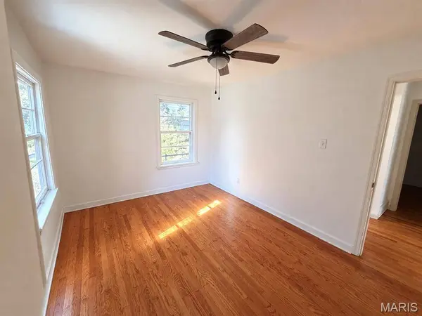 3 Locust DR, Florissant, MO 63031
