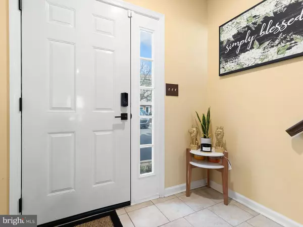 12 W MCCAULLEY CT, Wilmington, DE 19801