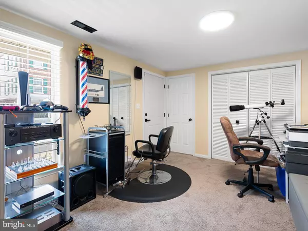 12 W MCCAULLEY CT, Wilmington, DE 19801