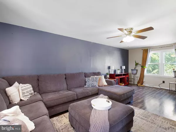 102 W KEYSTONE AVE, Wilmington, DE 19804