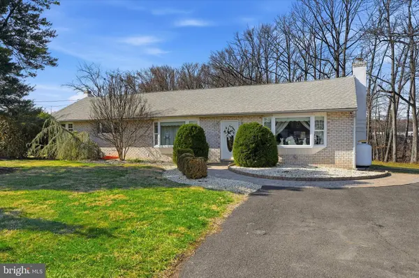 211 LINCOLN HWY, Fairless Hills, PA 19030