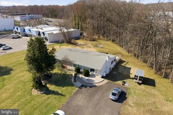 211 LINCOLN HWY, Fairless Hills, PA 19030