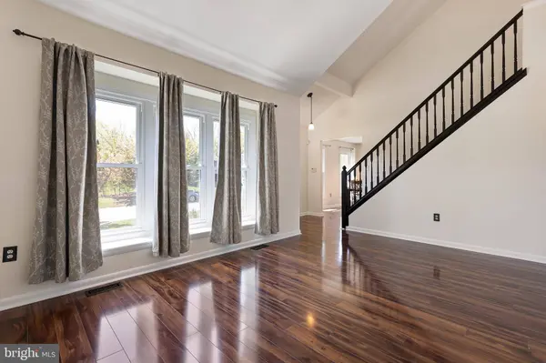 10 BUCHANAN CIR, Newark, DE 19702