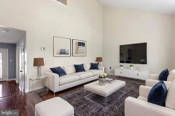 10 BUCHANAN CIR, Newark, DE 19702