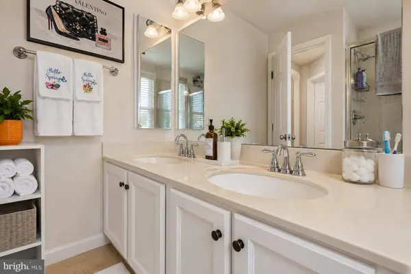 805 CORNSTALK DR, New Castle, DE 19720