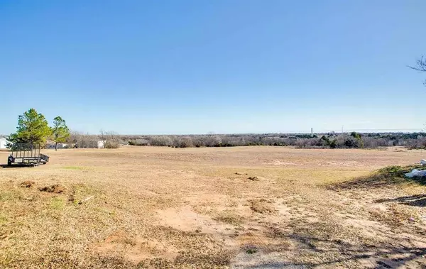 9217 N Van Buren ST, Enid, OK 73703