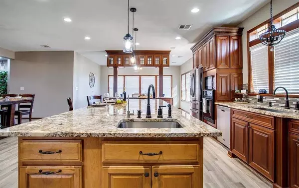 9217 N Van Buren ST, Enid, OK 73703