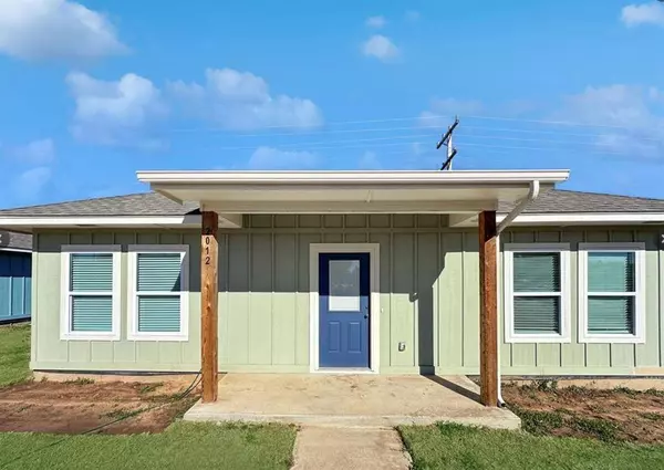 122 Sterling DR, Chickasha, OK 73018