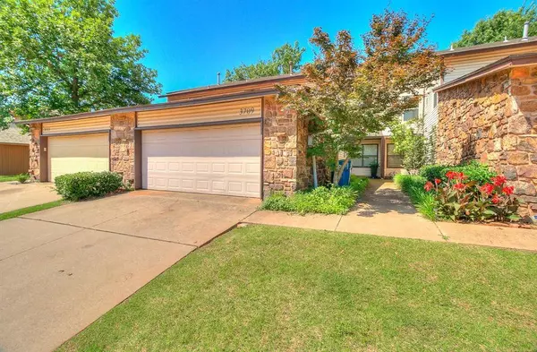 3709 Summer Cloud DR, Edmond, OK 73013