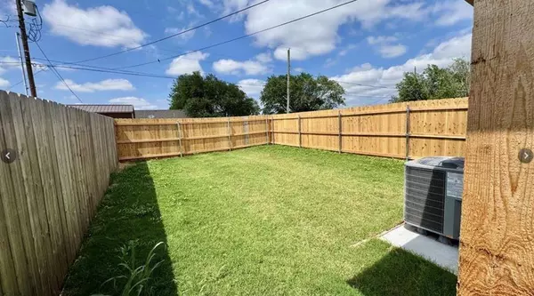 1326 SW New York AVE, Lawton, OK 73501