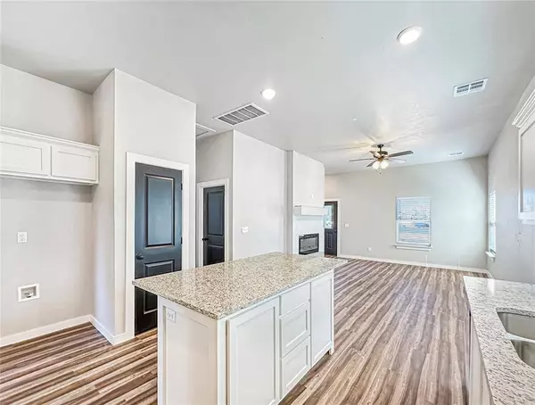 414 N Market AVE, Shawnee, OK 74801