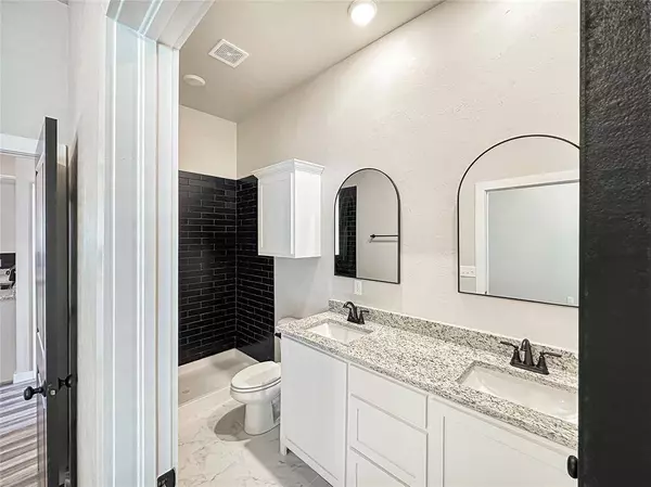 414 N Market AVE, Shawnee, OK 74801