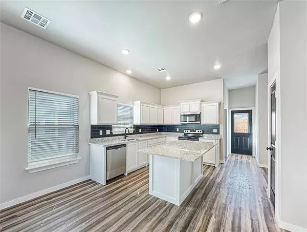 414 N Market AVE, Shawnee, OK 74801