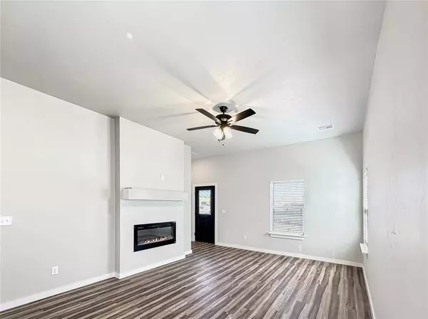 414 N Market AVE, Shawnee, OK 74801