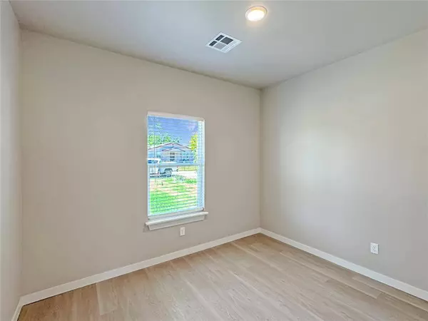 1108 W Dewey ST, Shawnee, OK 74801